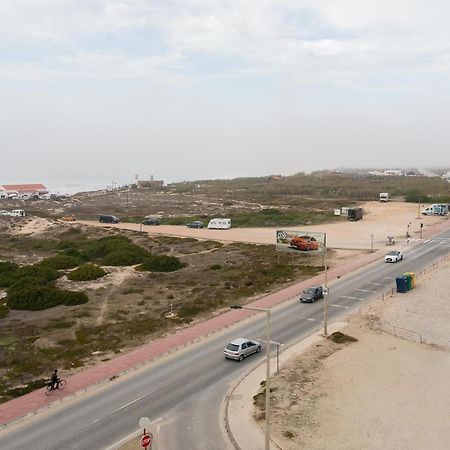 Maresia - Beachfront Peniche Apartment Bagian luar foto