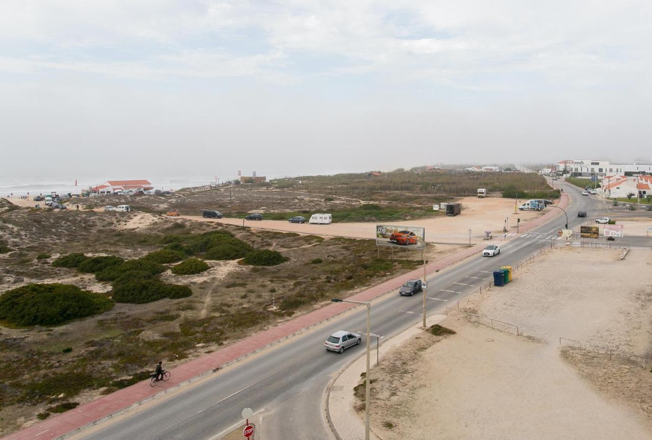 Maresia - Beachfront Peniche Apartment Bagian luar foto